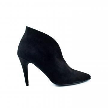 botine din piele, botine negre, botine piele neagra, botine la comanda, botine pe comanda, botine negre din piele, botine office, botine cu toc, botine cu toc subtire, botine comode, botine birou, botine piele naturala, botine atelier, incaltaminte la comanda, incaltaminte de dama, botine ieftine